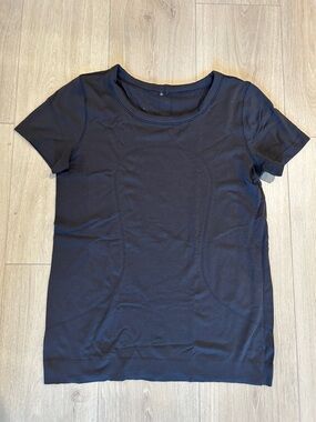 Lululemon Swiftly Relaxed Fit Short Sleeve Shirt